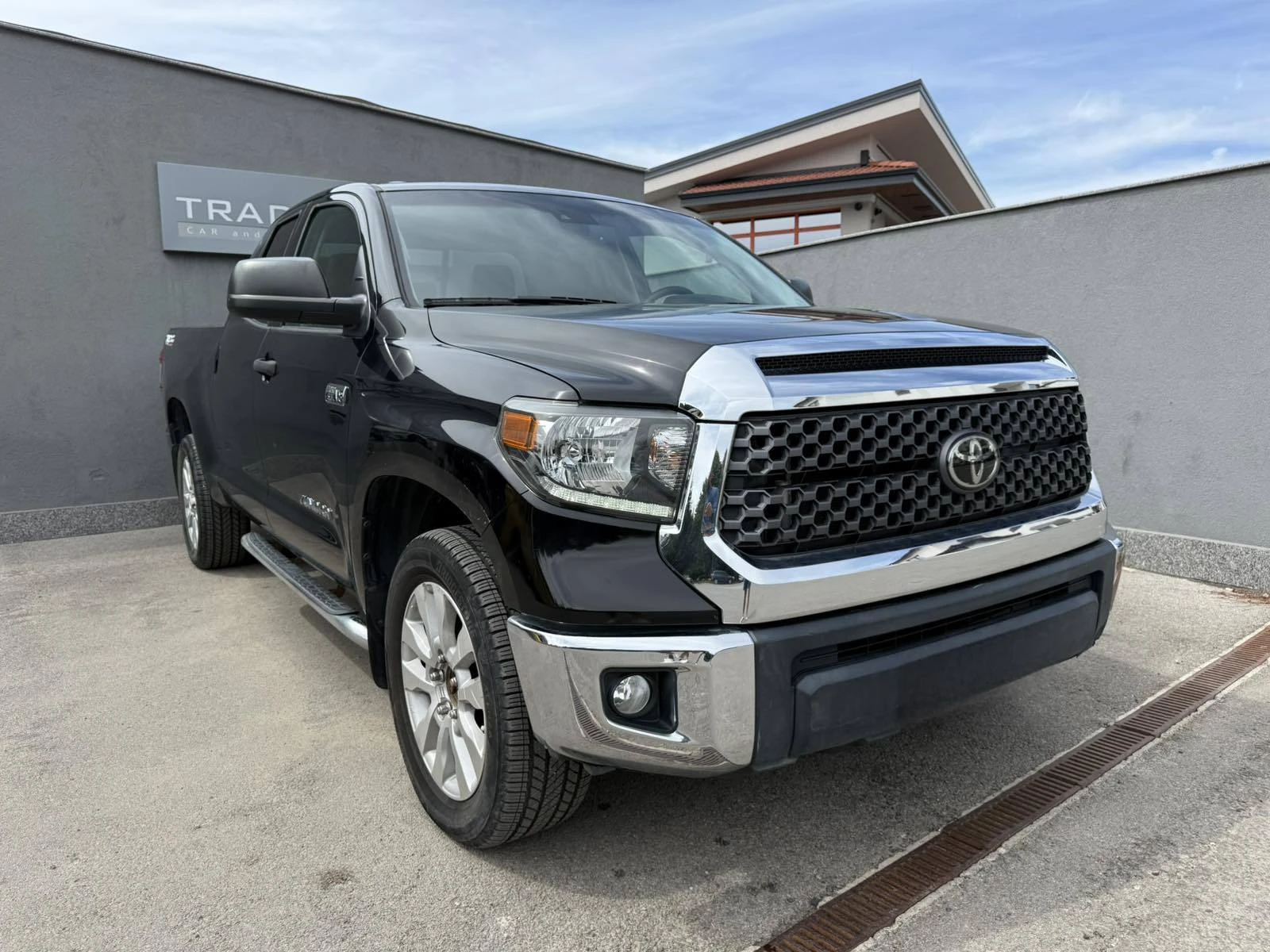 Toyota Tundra 5.7L DOUBLE CAB AWD  - изображение 3