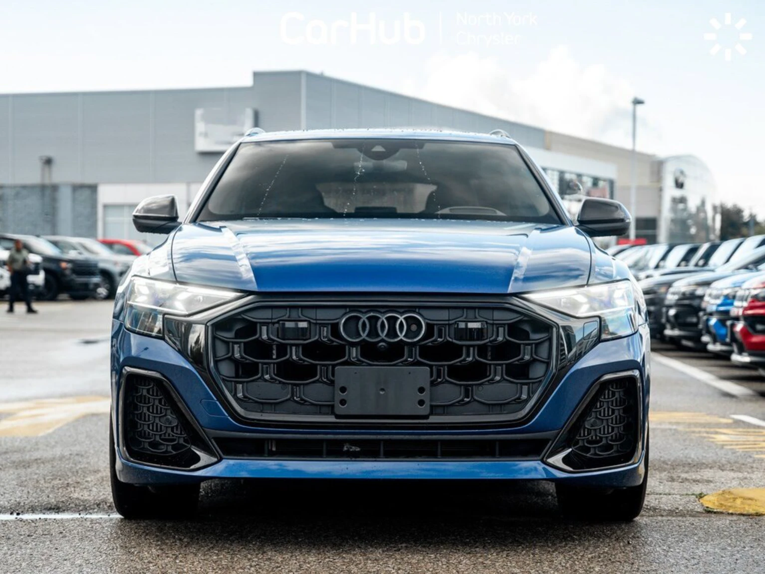 Audi SQ8 2025 Audi SQ8 Maple Leaf Edition - изображение 2