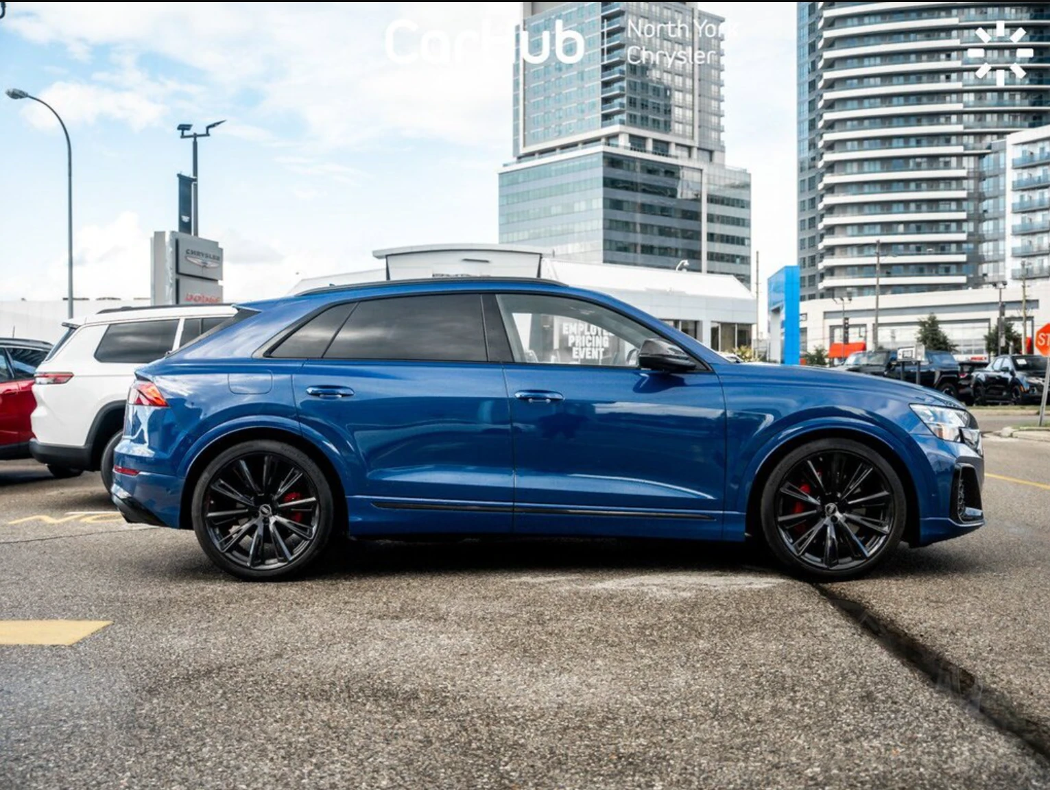 Audi SQ8 2025 Audi SQ8 Maple Leaf Edition - изображение 3