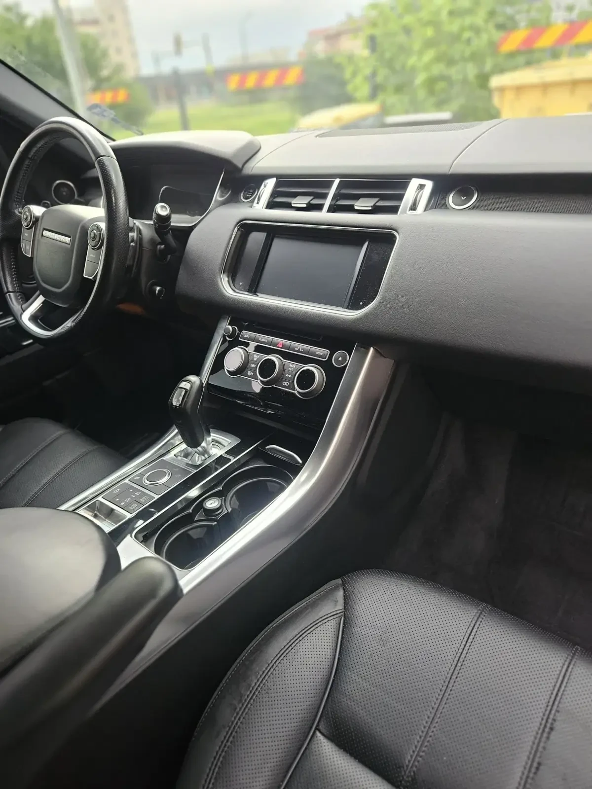 Land Rover Range Rover Sport SDV6 HSE Shadow Edition, снимка 9 - Автомобили и джипове - 54656128