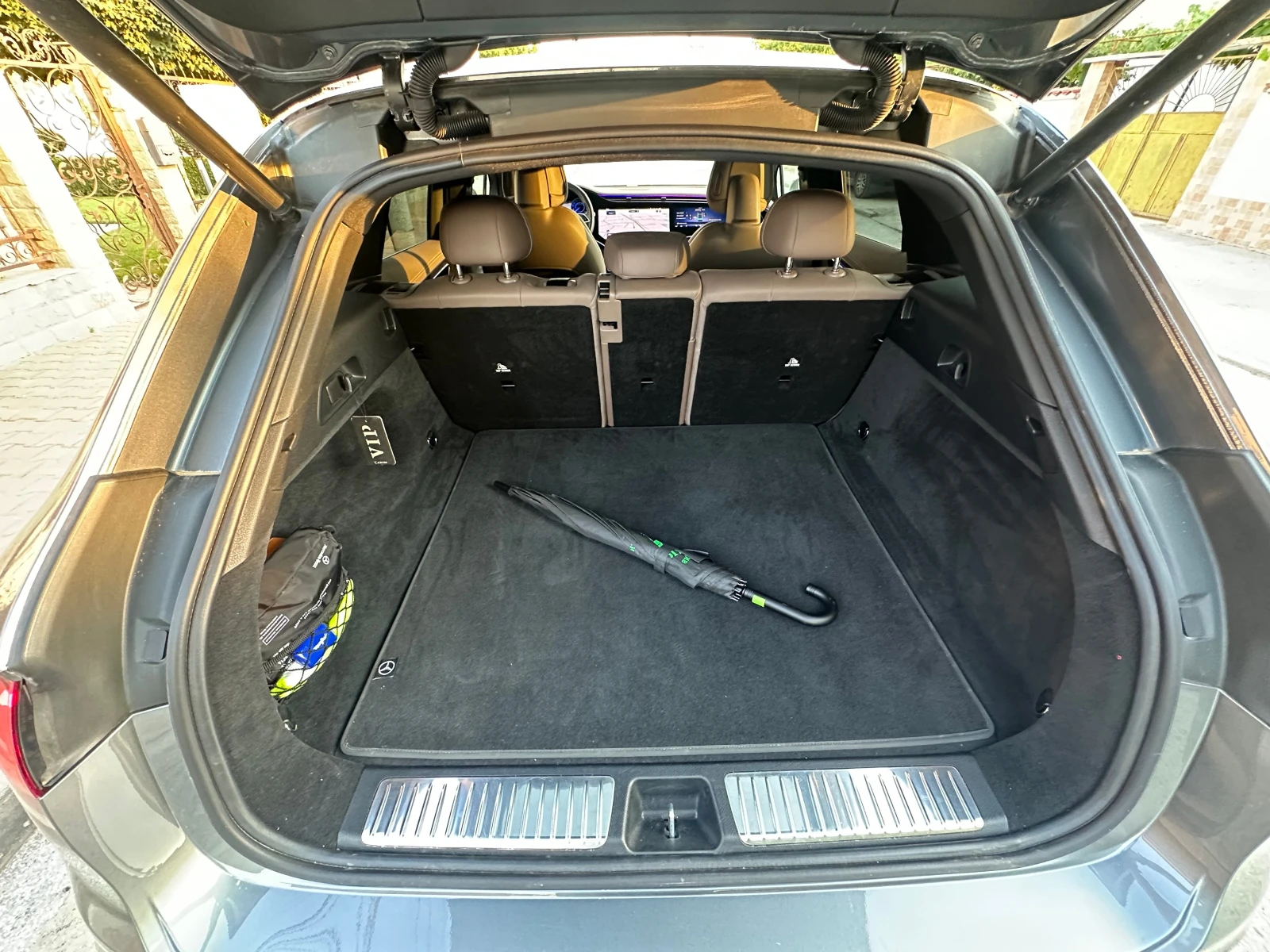 Mercedes-Benz EQE 500 SUV* AMG* 4MATIC* BURM* HYPERSCREEN* PANO* AIR, снимка 8 - Автомобили и джипове - 54892718
