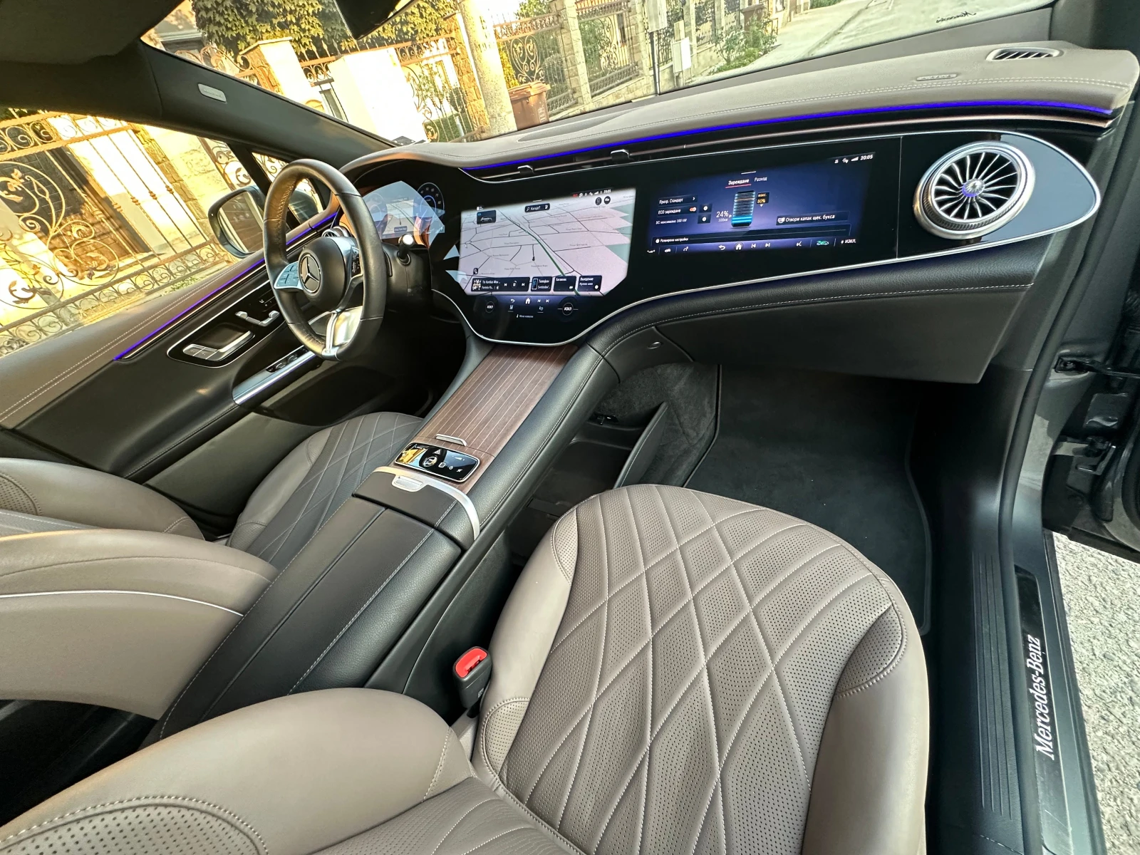 Mercedes-Benz EQE 500 SUV* AMG* 4MATIC* BURM* HYPERSCREEN* PANO* AIR, снимка 6 - Автомобили и джипове - 54892718