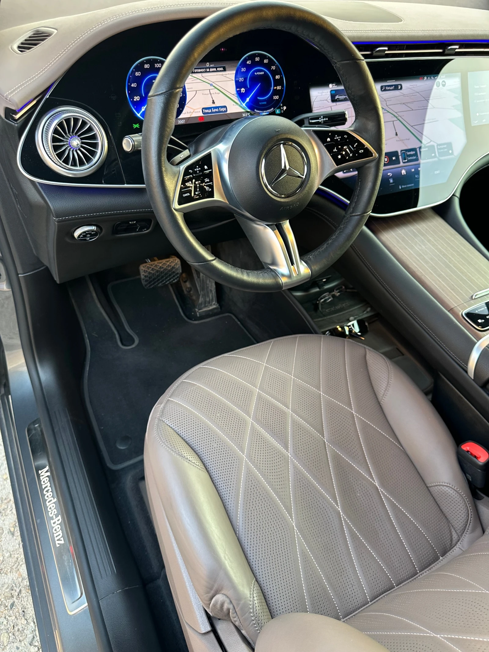 Mercedes-Benz EQE 500 SUV* AMG* 4MATIC* BURM* HYPERSCREEN* PANO* AIR, снимка 9 - Автомобили и джипове - 54892718