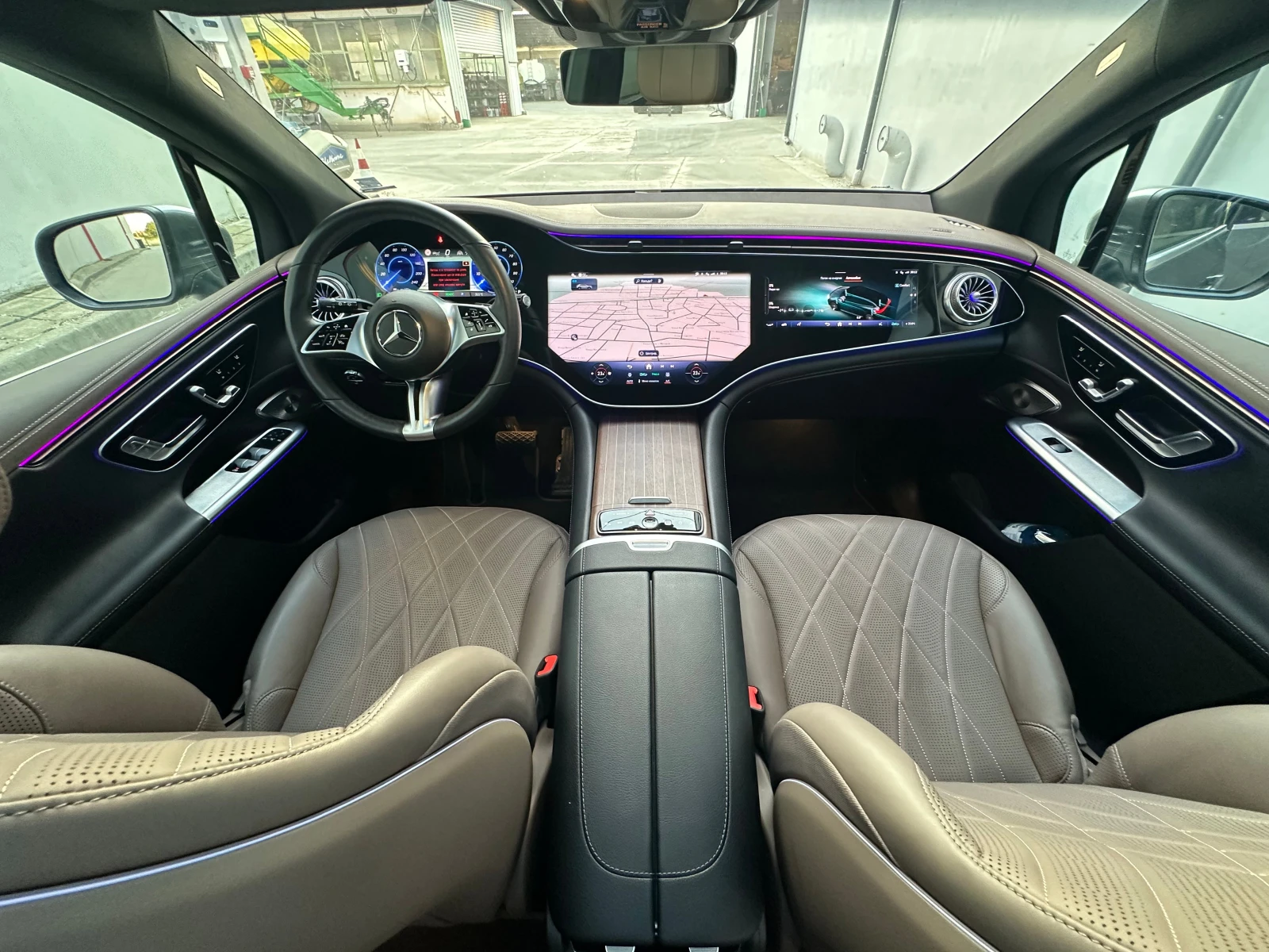 Mercedes-Benz EQE 500 SUV* AMG* 4MATIC* BURM* HYPERSCREEN* PANO* AIR, снимка 10 - Автомобили и джипове - 54892718