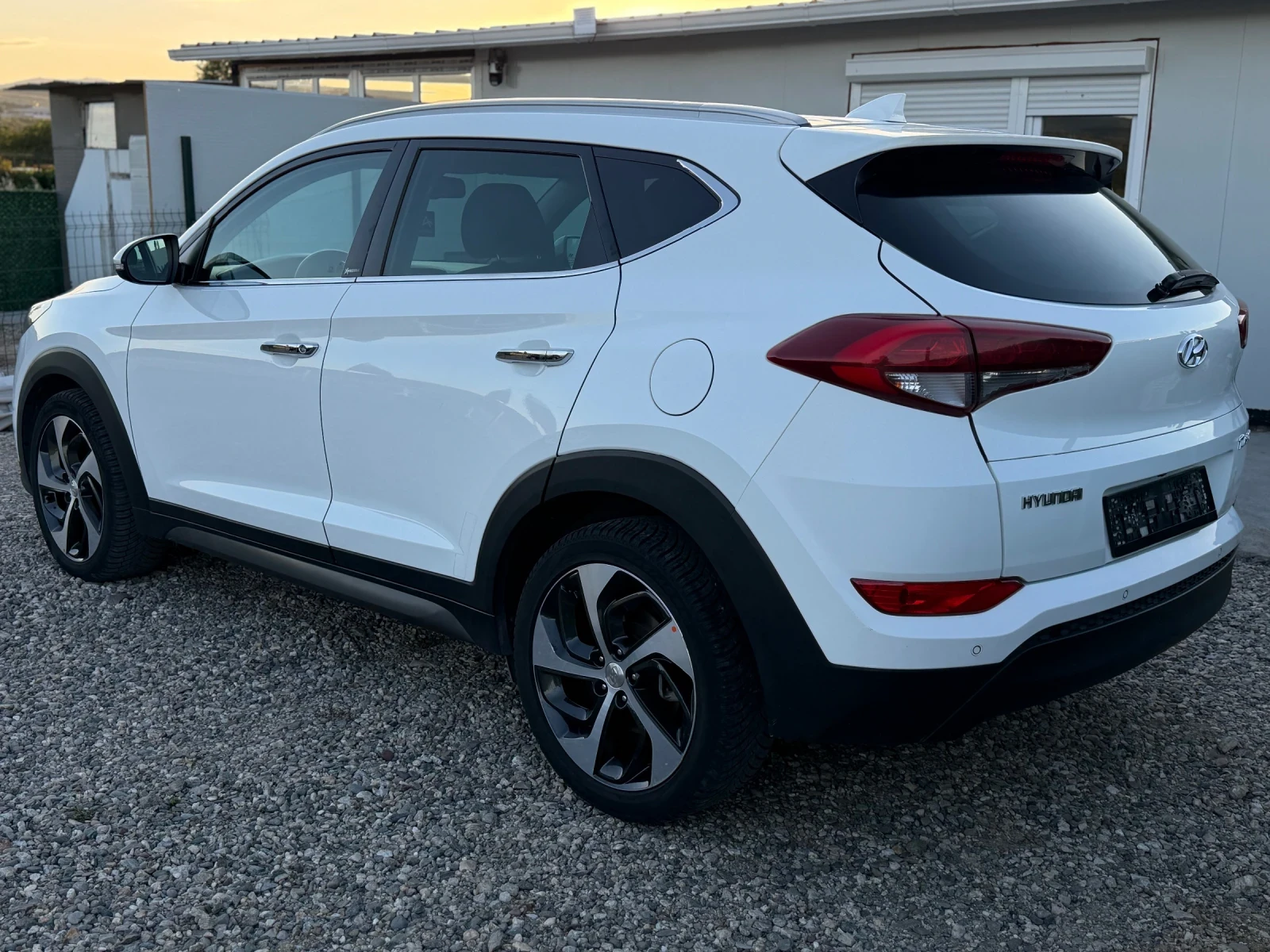 Hyundai Tucson AUTOMAT /// 1.7 CRDI, снимка 5 - Автомобили и джипове - 55016649