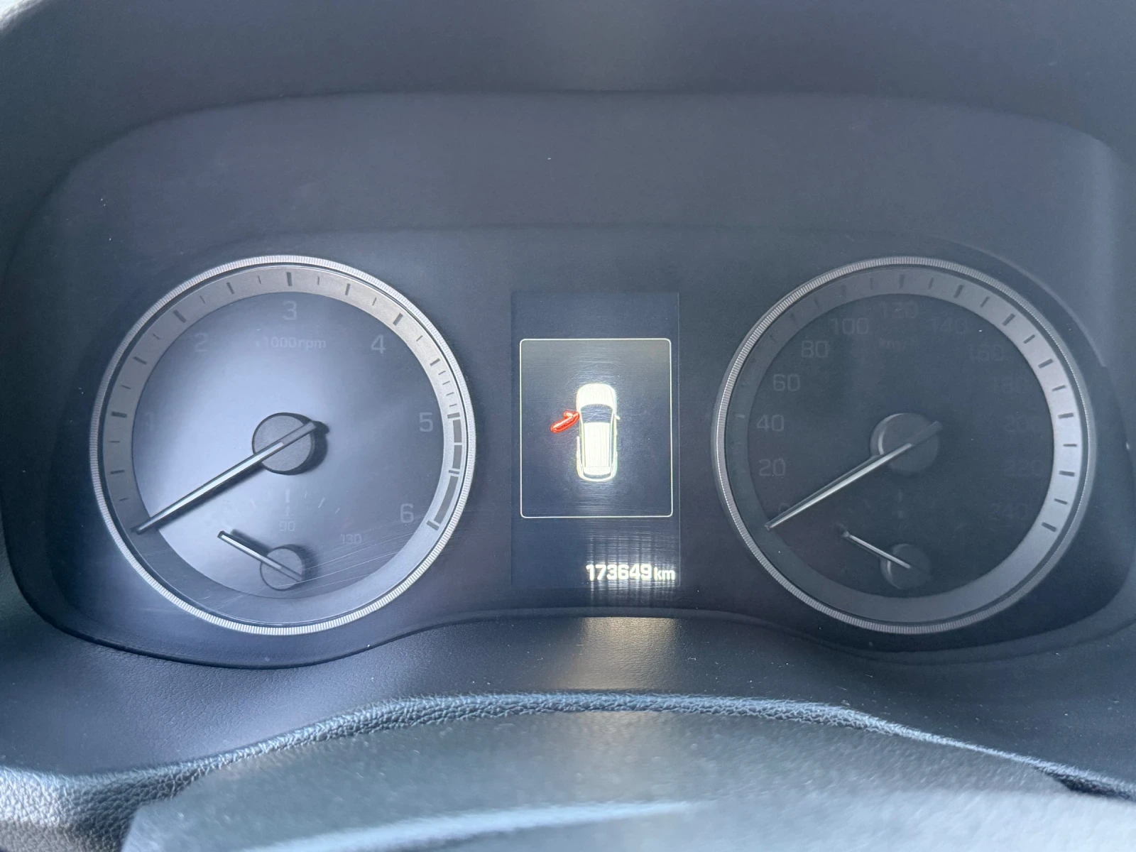 Hyundai Tucson AUTOMAT /// 1.7 CRDI, снимка 7 - Автомобили и джипове - 55016649