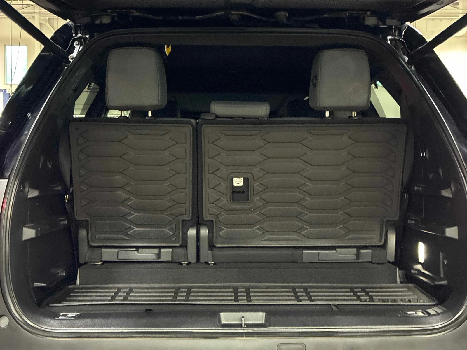 Toyota Sequoia CAPSTONE / ОБДУХВАНЕ / 360 / DISTRONIC / CARFAX, снимка 11 - Автомобили и джипове - 55967322