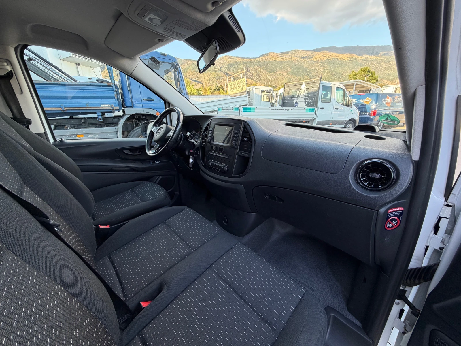 Mercedes-Benz Vito 114!FULL!НОВ!DISTRONIC+ !9G-TRONIC!, снимка 11 - Бусове и автобуси - 55980576