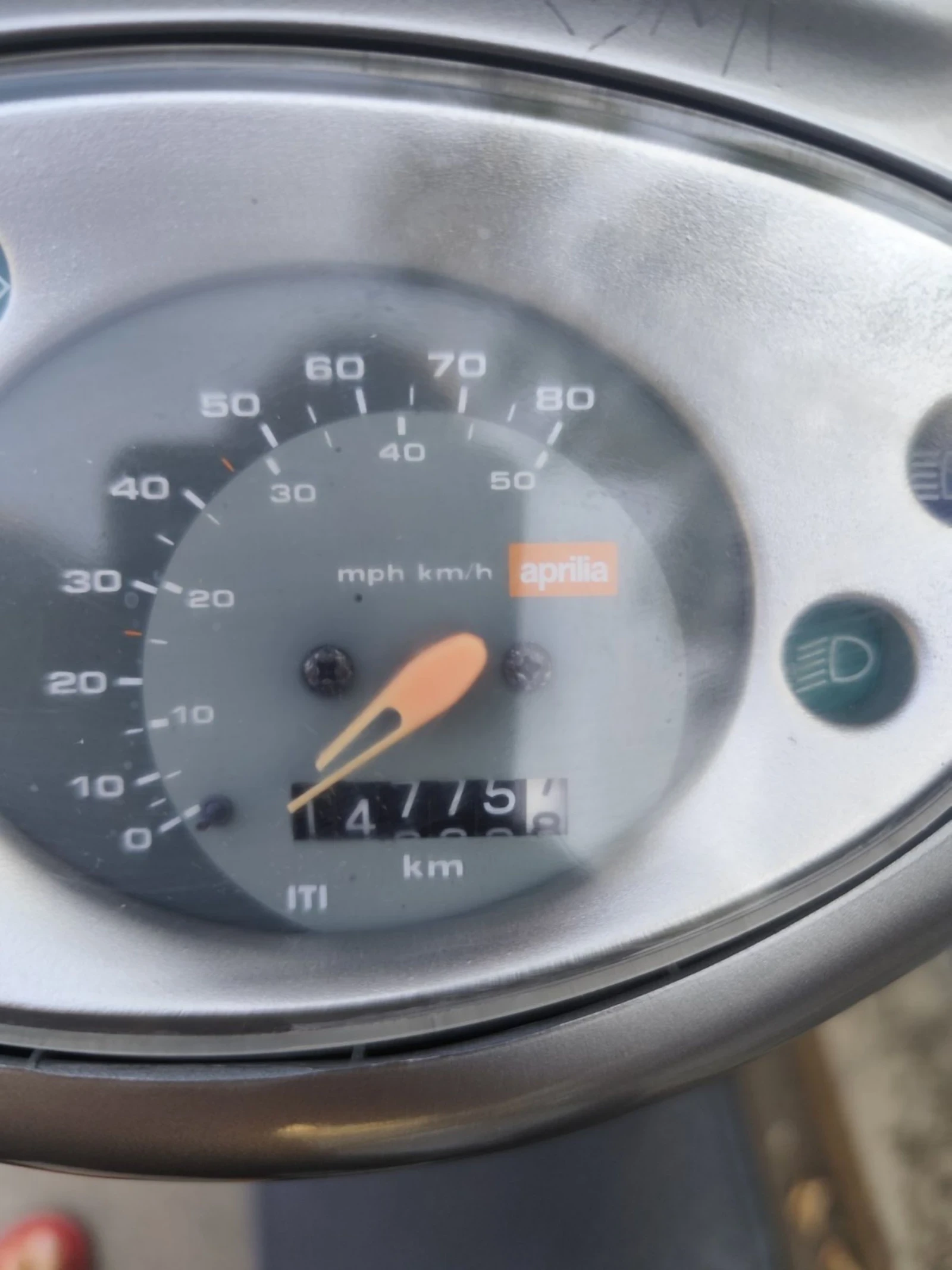 Aprilia Scarabeo 50 - изображение 2