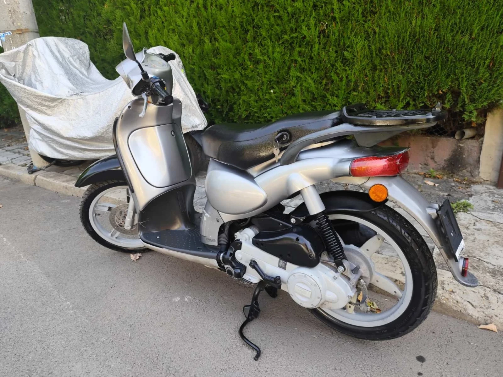 Aprilia Scarabeo 50 - изображение 5