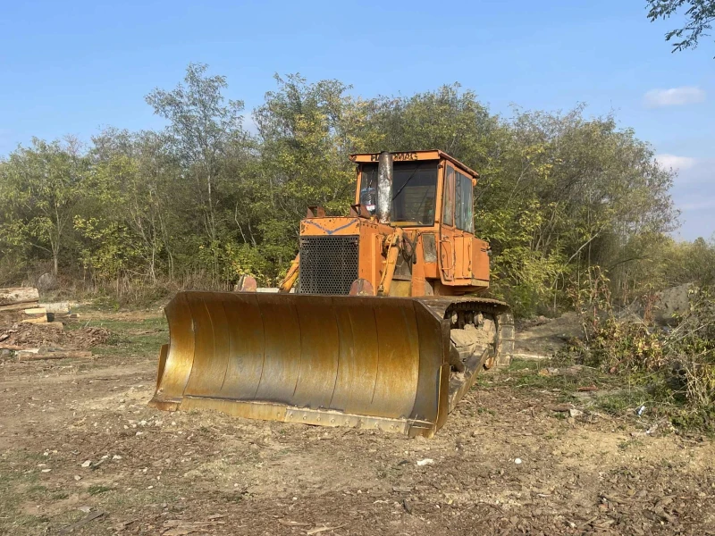 Булдозер Cat Hanomag D 600 C, снимка 5 - Индустриална техника - 52487429