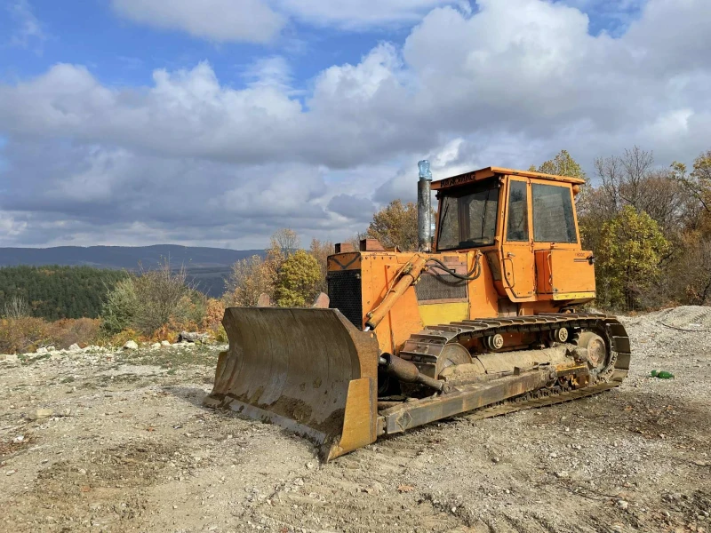 Булдозер Cat Hanomag D 600 C