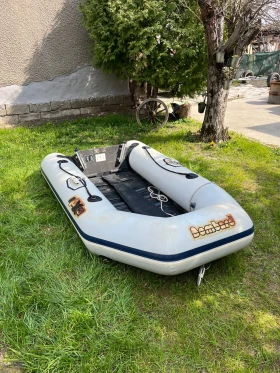 Надуваема лодка Bombard 2.60м , твърдо дъно + двг Хонда 5 коня , 4 тактов, снимка 1