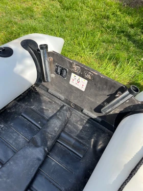 Надуваема лодка Bombard 2.60м , твърдо дъно + двг Хонда 5 коня , 4 тактов | Auto.bg — изображение 4