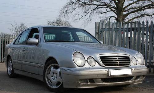 Двигател за Mercedes-Benz E 220, снимка 1 - Части - 20333262