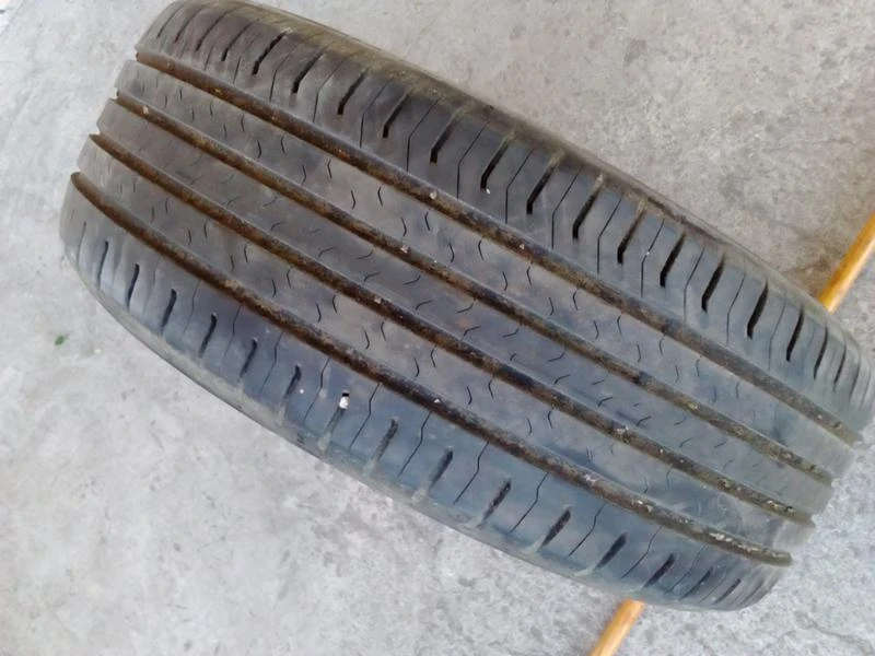 Гуми Летни 215/55R17, снимка 2 - Гуми и джанти - 18593086