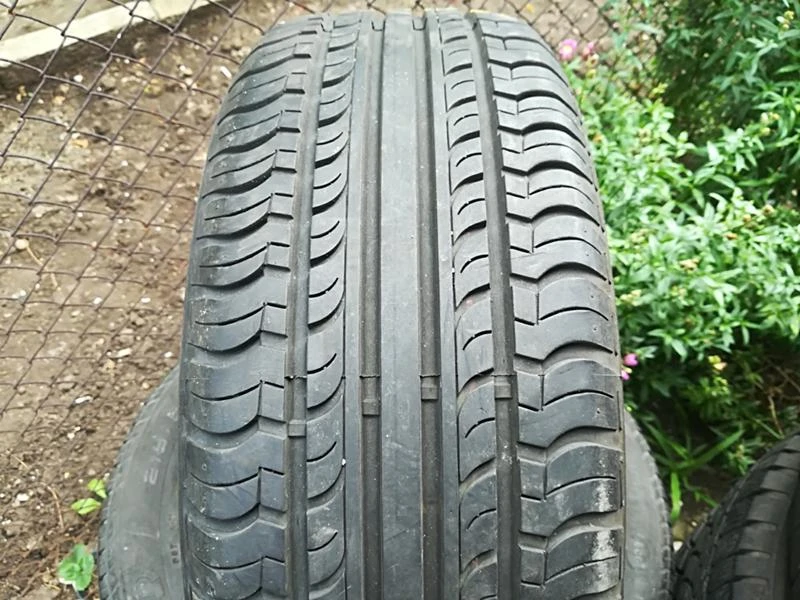 Гуми Летни 195/55R15, снимка 1 - Гуми и джанти - 22295620