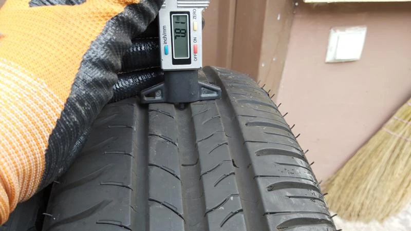 Гуми Летни 185/60R15, снимка 5 - Гуми и джанти - 27926600