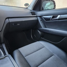 Mercedes-Benz C 180, снимка 12 - Автомобили и джипове - 53421076