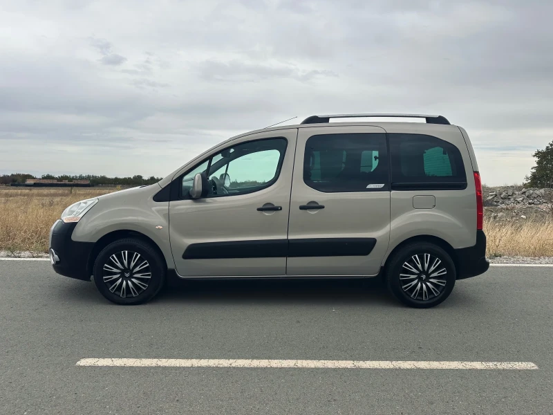 Citroen Berlingo 1.6 HDi XTR/PANO/TOP/, снимка 2 - Автомобили и джипове - 47523409