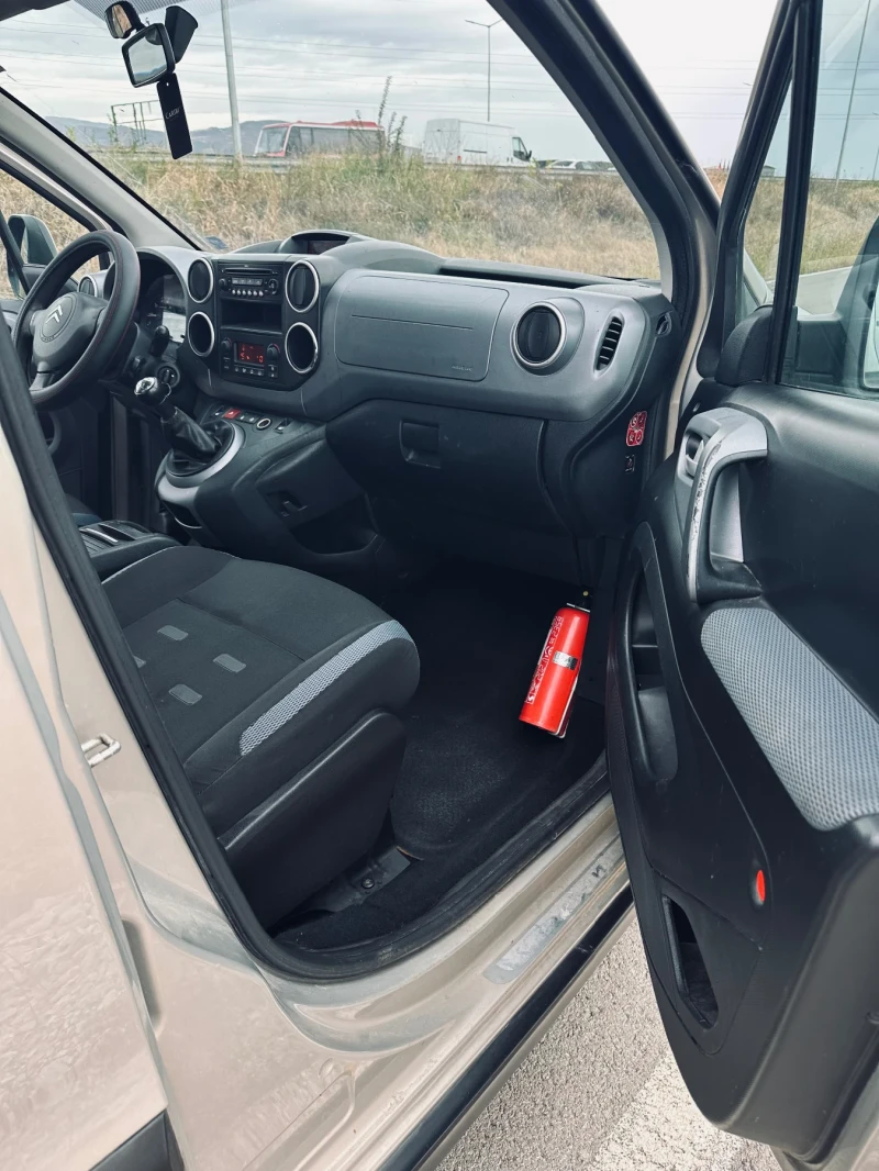 Citroen Berlingo 1.6 HDi XTR/PANO/TOP/, снимка 10 - Автомобили и джипове - 47523409