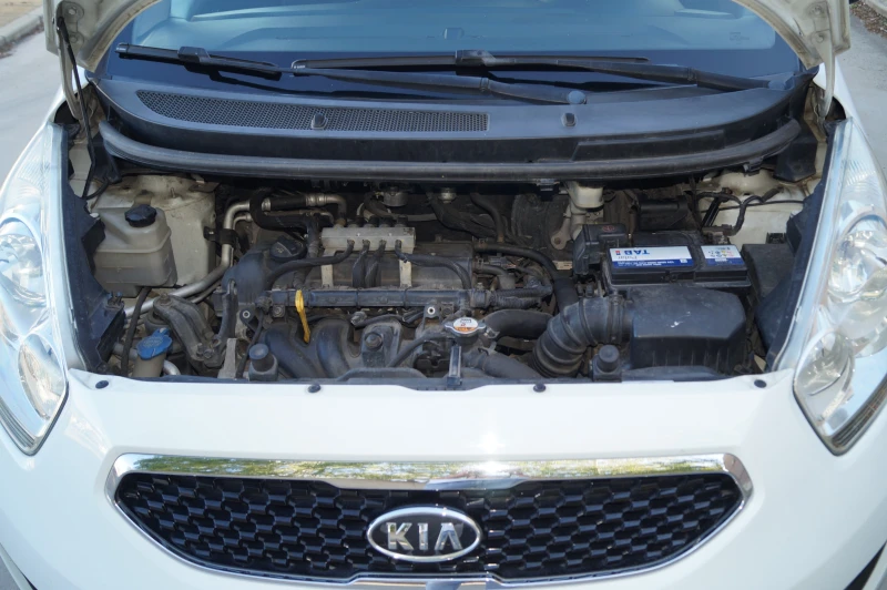 Kia Venga 1.4i ГАЗ, снимка 14 - Автомобили и джипове - 50443524