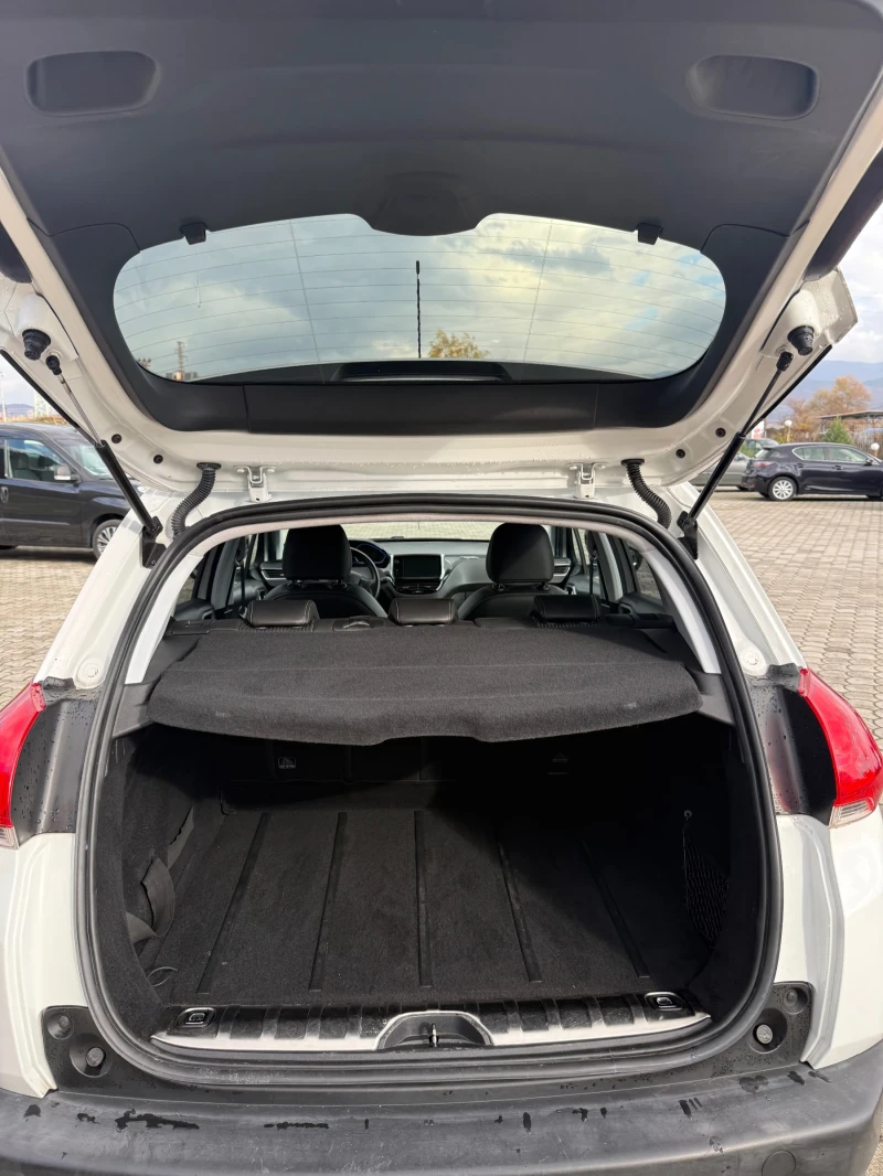 Peugeot 2008, снимка 11 - Автомобили и джипове - 52526495