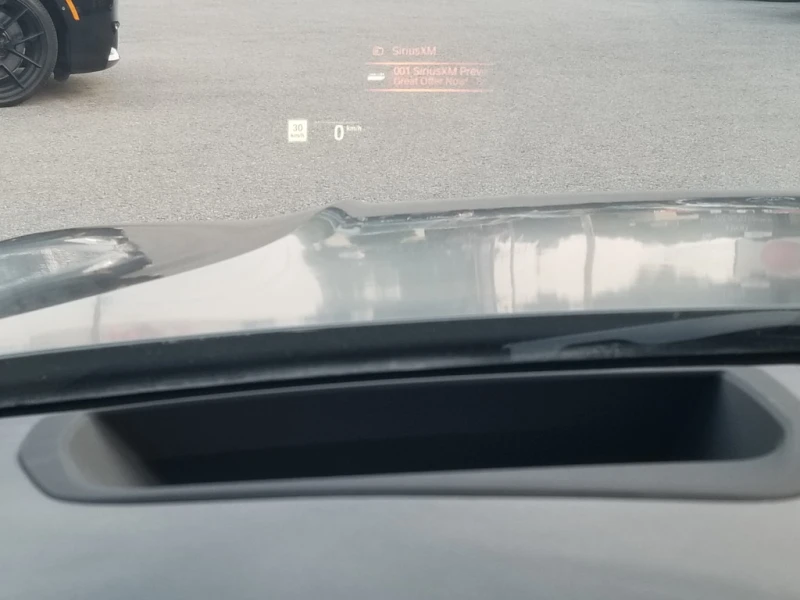 BMW 340 Individual* Two Tone* Head-up* Harman Kardon* 360*, снимка 13 - Автомобили и джипове - 52563841