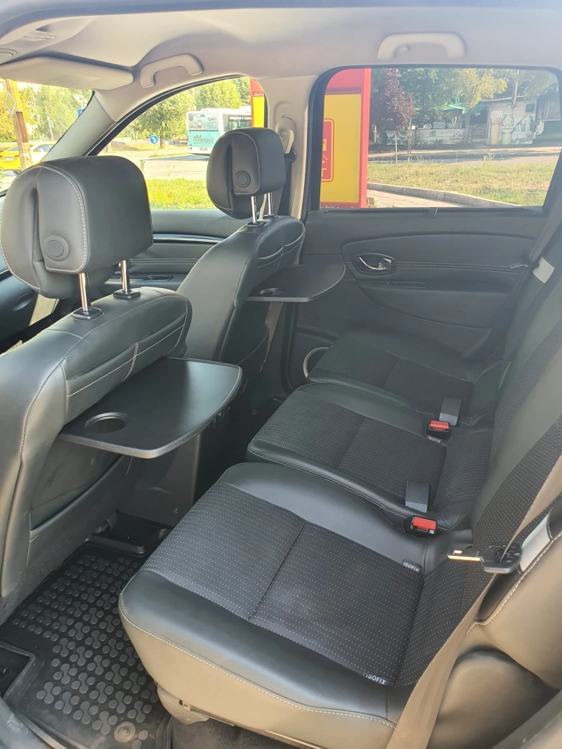 Renault Scenic 1.5 DCI, снимка 11 - Автомобили и джипове - 52967404