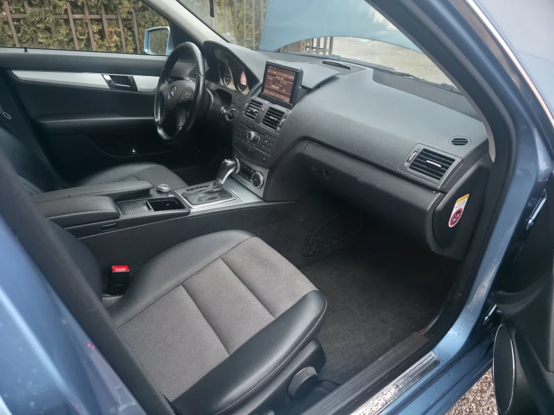 Mercedes-Benz C 350, снимка 10 - Автомобили и джипове - 53404279