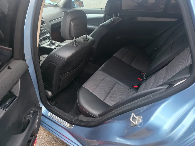 Mercedes-Benz C 350, снимка 8 - Автомобили и джипове - 53404279