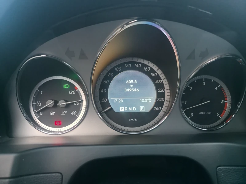 Mercedes-Benz C 350, снимка 15 - Автомобили и джипове - 53404279