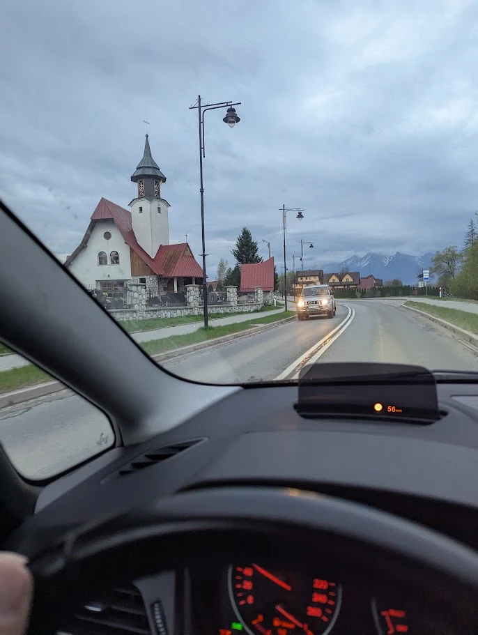 BMW 2 Gran Tourer 216d, като нова, снимка 2 - Автомобили и джипове - 52739573