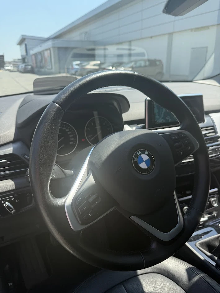 BMW 2 Gran Tourer 216d, като нова, снимка 8 - Автомобили и джипове - 52739573