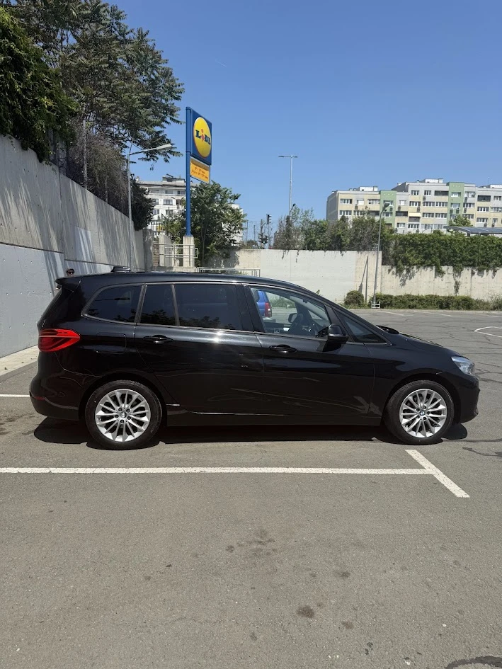 BMW 2 Gran Tourer 216d, като нова, снимка 4 - Автомобили и джипове - 52739573