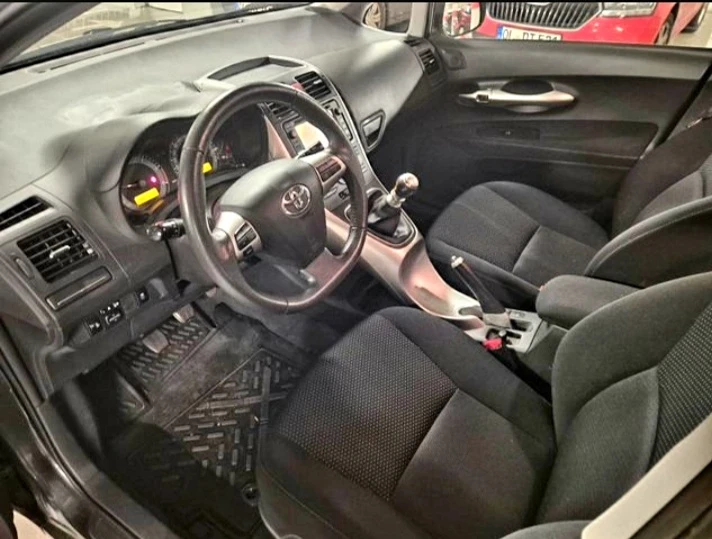 Toyota Auris 1.4 D-4D, 90 к.с. FACELIFT - изображение 7