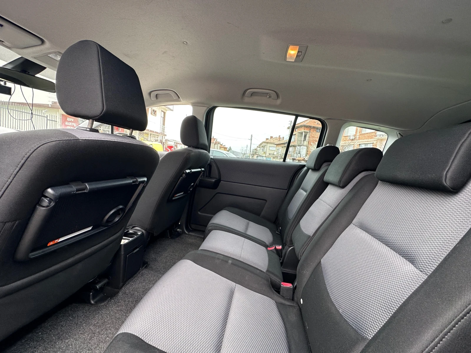 Mazda 5 2.0i 7 местна - изображение 10