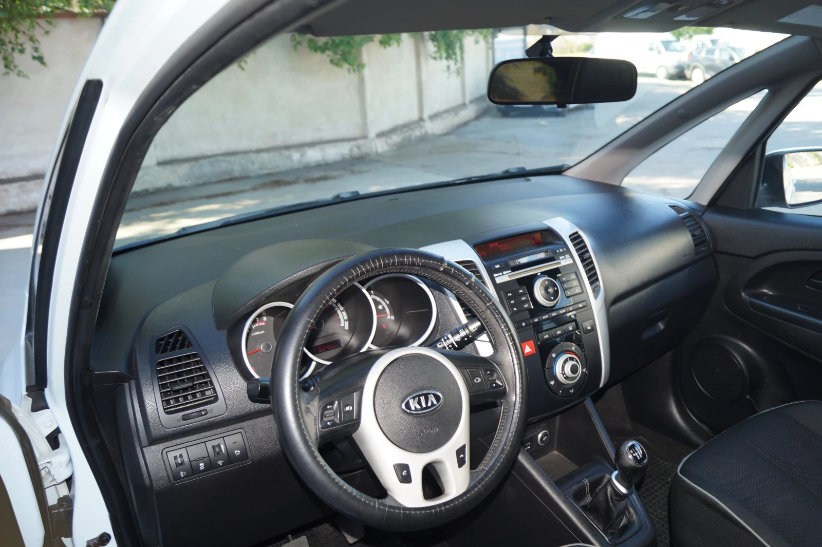 Kia Venga 1.4i ГАЗ - изображение 10