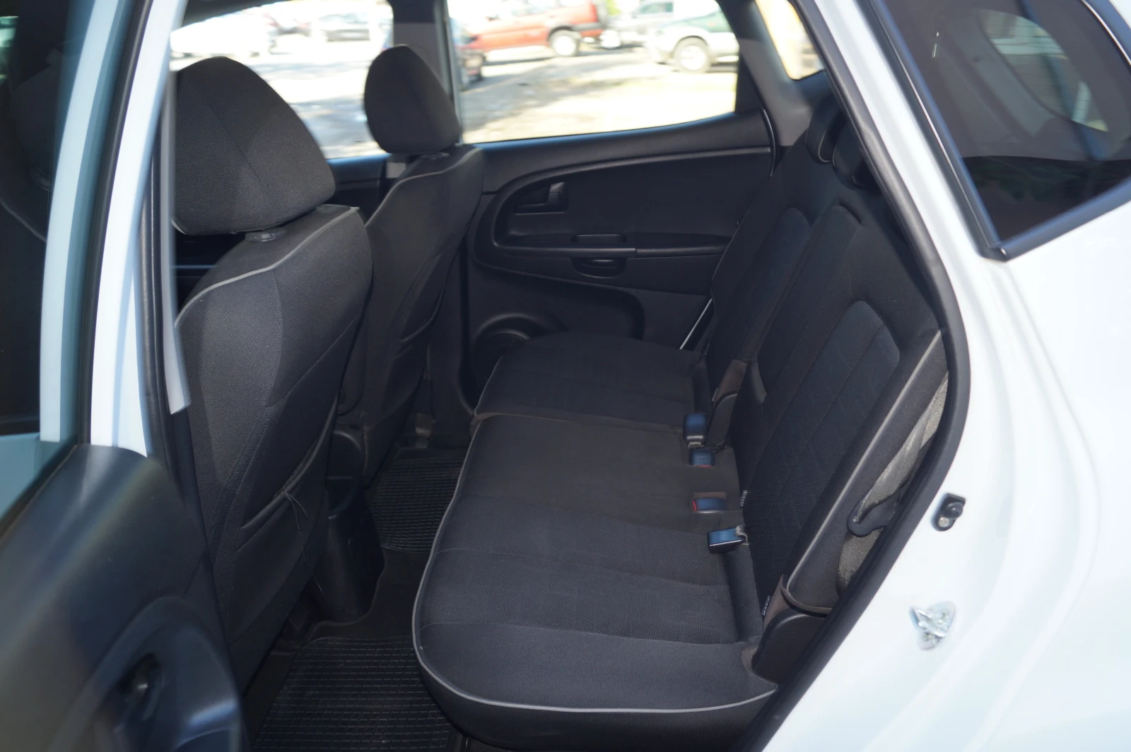 Kia Venga 1.4i ГАЗ | Mobile.bg — изображение 11