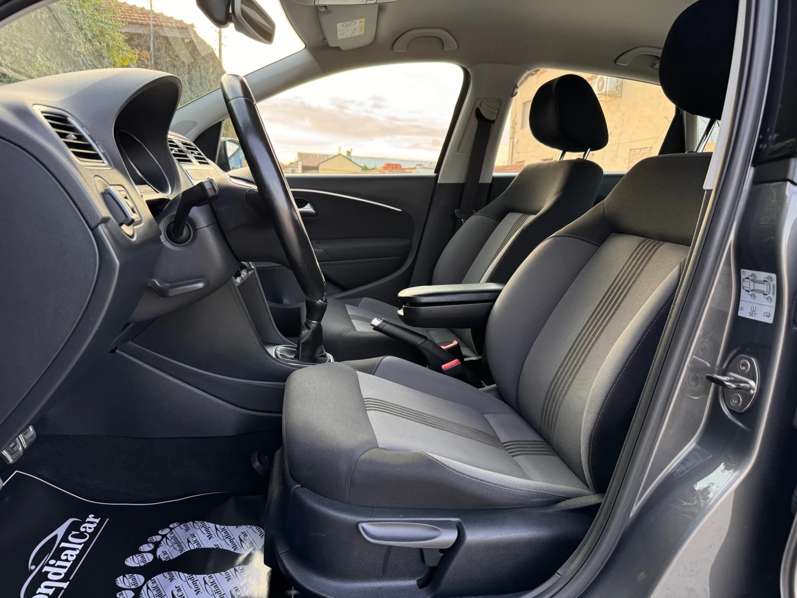 VW Polo 1.4tdi 90кс* * * Фейслифт* * * Топ състояние* * *  - изображение 10