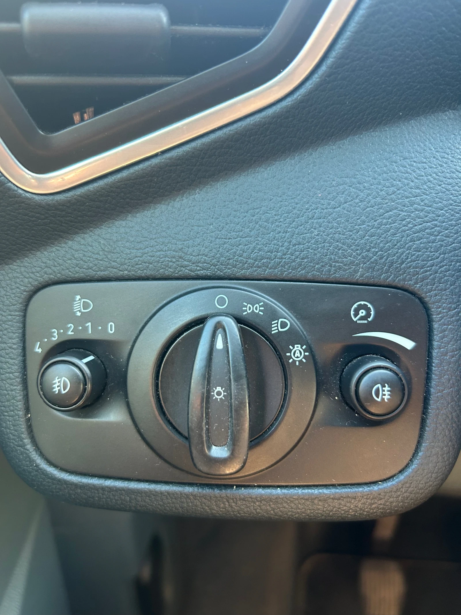 Ford C-max 1.6 TDCI - изображение 5