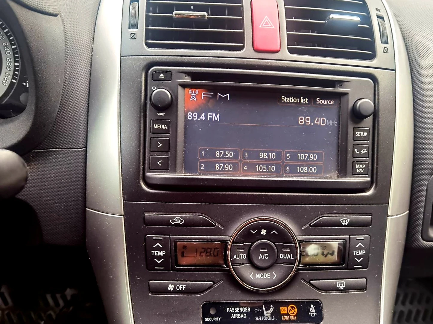 Toyota Auris 1.4 D-4D, 90 к.с. FACELIFT - изображение 10