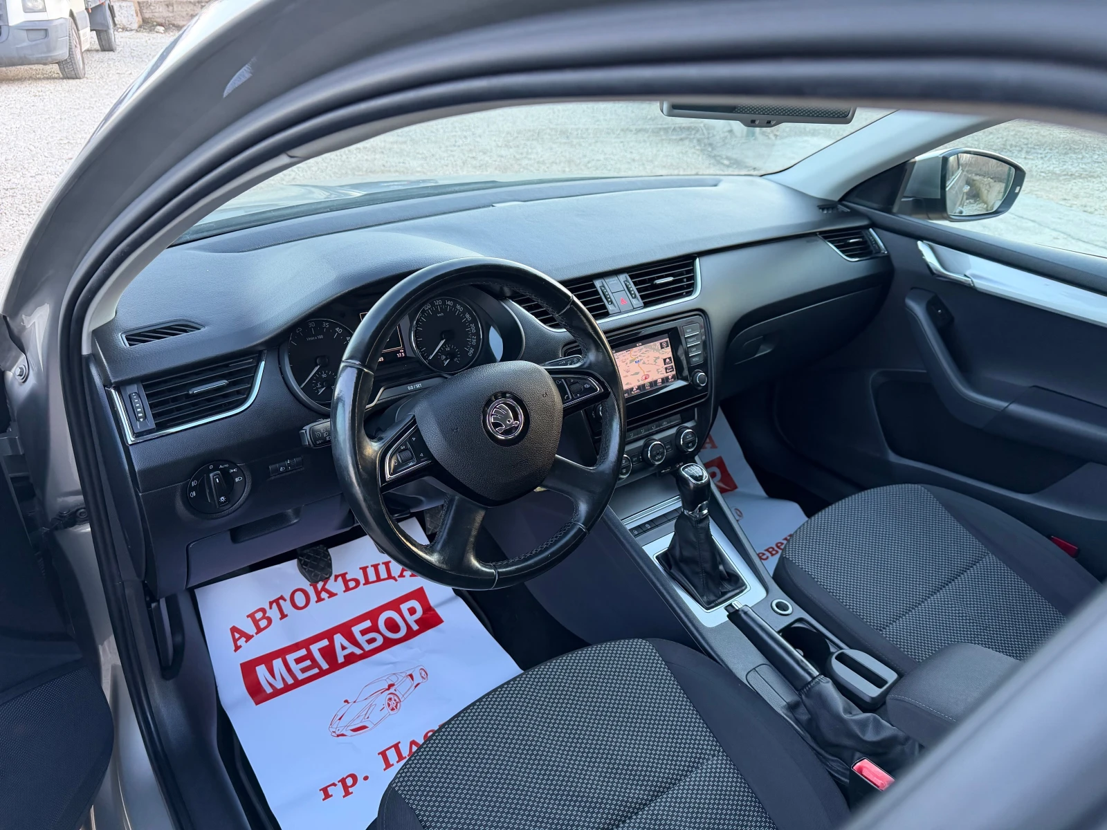 Skoda Octavia 1.6 TDi/105p.s-Navi/Euro 5!!! - изображение 9