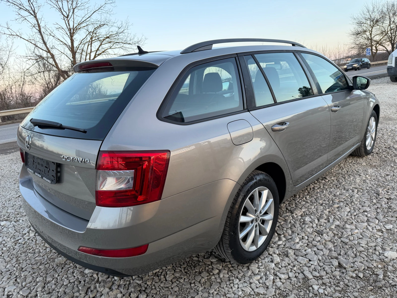 Skoda Octavia 1.6 TDi/105p.s-Navi/Euro 5!!! - изображение 3