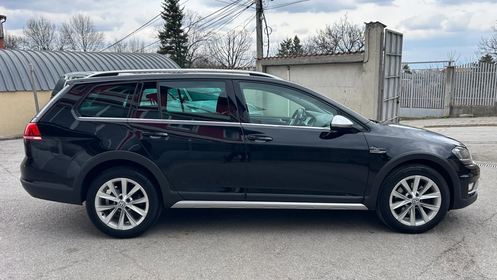 VW Golf 2.0-ALLTRACK-4x4-Automat, снимка 6 - Автомобили и джипове - 53925456