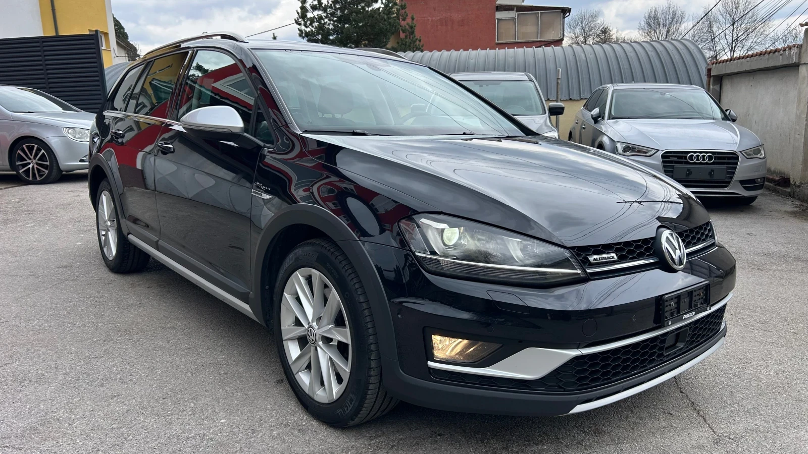 VW Golf 2.0-ALLTRACK-4x4-Automat, снимка 7 - Автомобили и джипове - 53925456