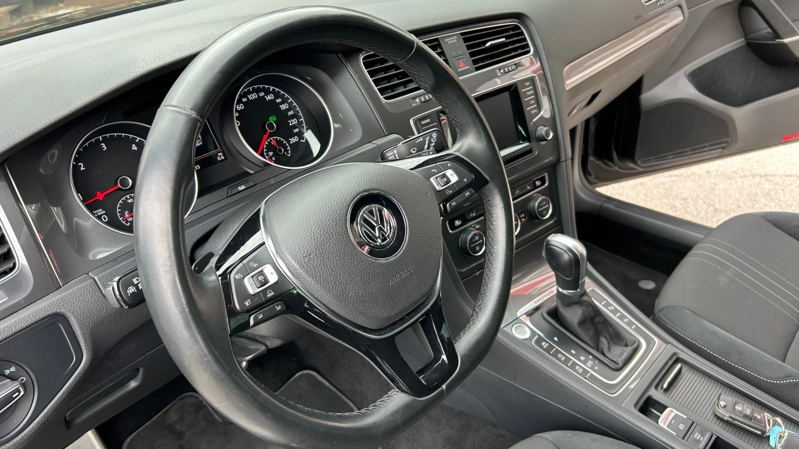 VW Golf 2.0-ALLTRACK-4x4-Automat, снимка 13 - Автомобили и джипове - 53925456