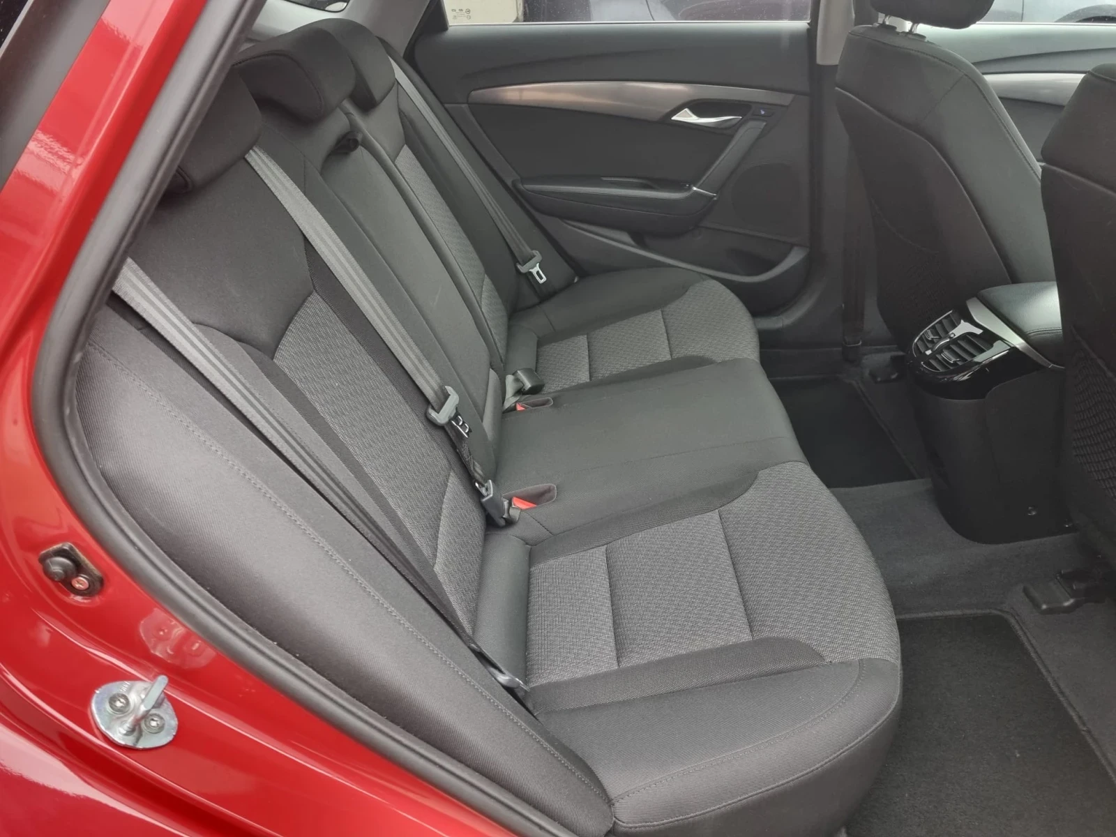 Hyundai I40 1.7CRDi ШВЕЙЦАРИЯ, снимка 7 - Автомобили и джипове - 53963737