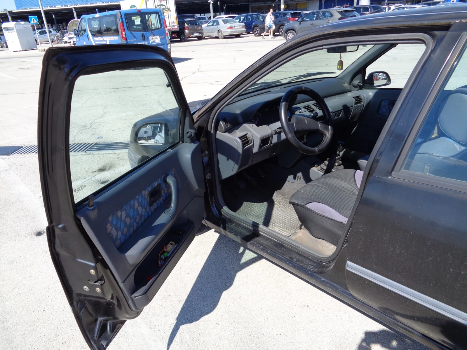 Renault Clio, снимка 11 - Автомобили и джипове - 54140934