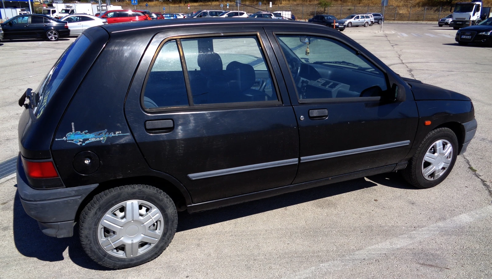 Renault Clio, снимка 4 - Автомобили и джипове - 54140934